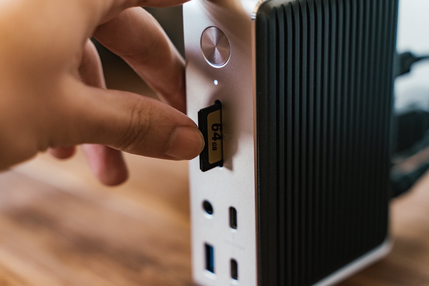 Anker「PowerExpand Elite」レビュー / ドッキングステーションで