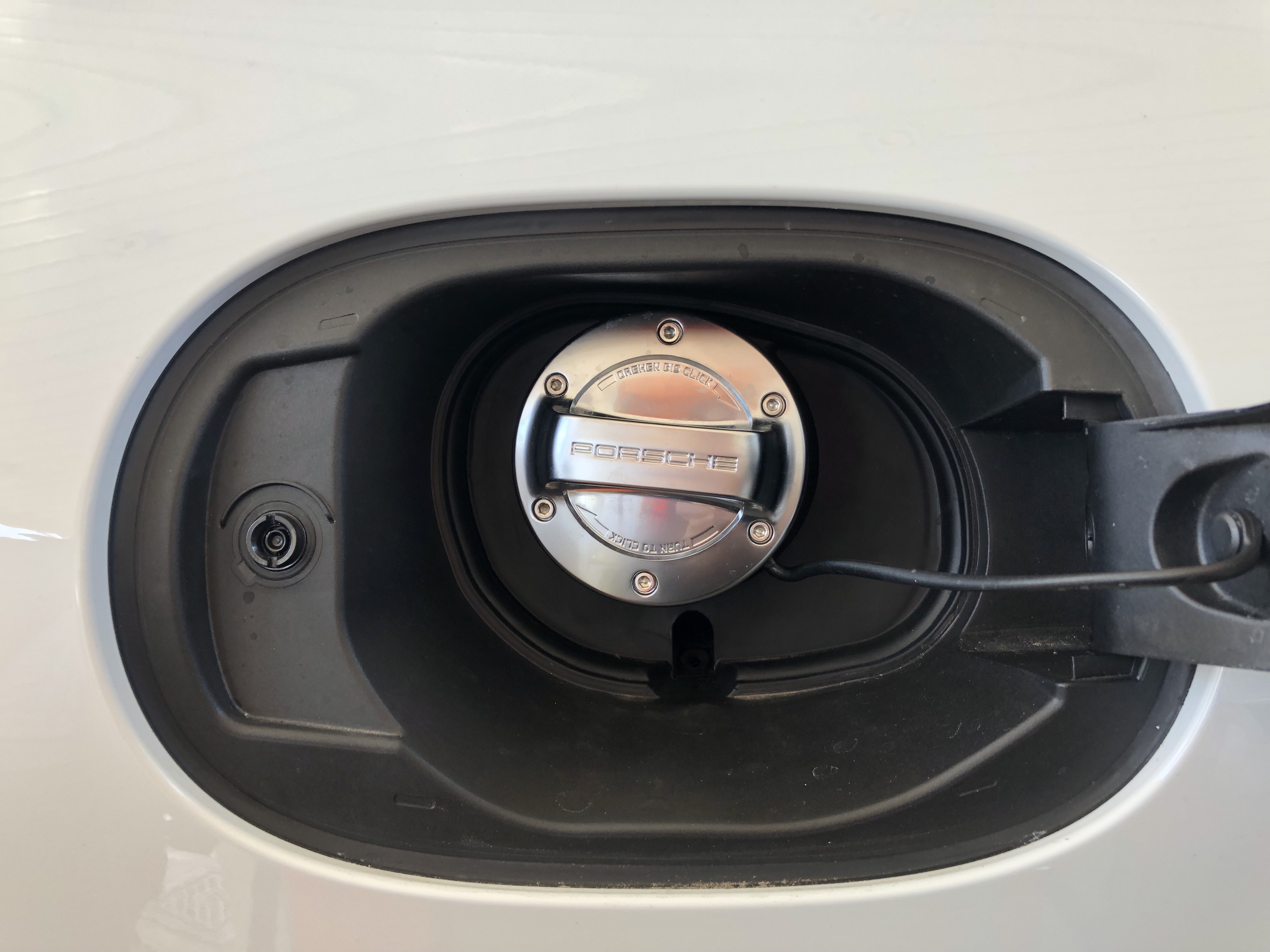 アルミルック燃料キャップのおかげで給油時のテンション爆上がり