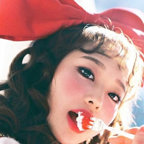 Stream LOONA - Chuu 'Heart Attack' by lovepdf | Listen online for