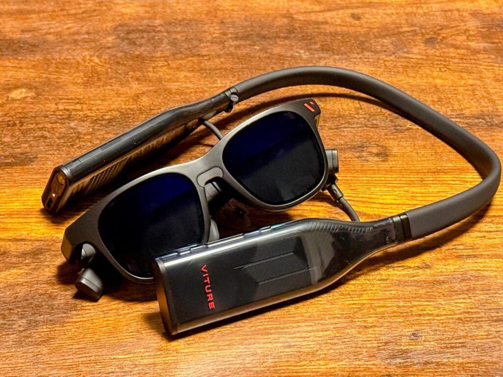 VITURE Pro XRグラスとネックバンドで「持ち運べる大画面」生活を