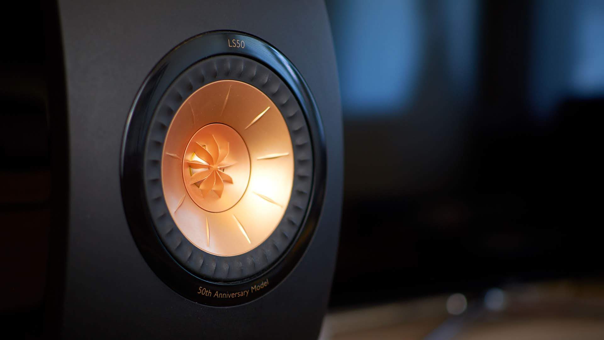 KEF LS50 review in 2020 , still good? - iiWi reviews