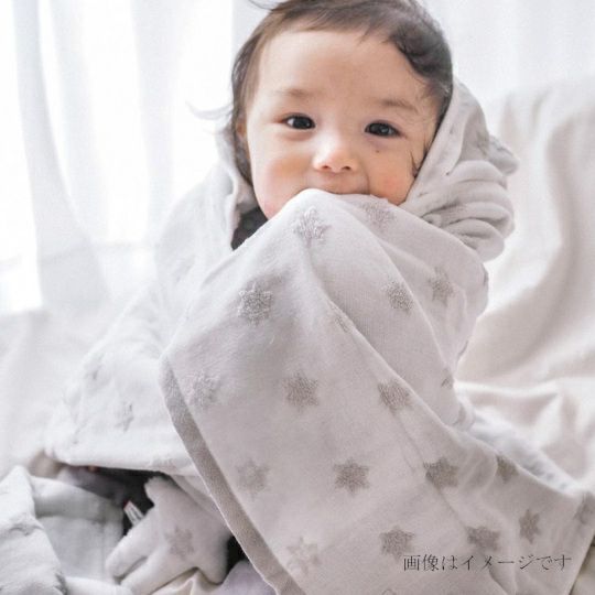 今治謹製 First towel 木箱入り フード付きバスポンチョ1枚・スタイ1枚