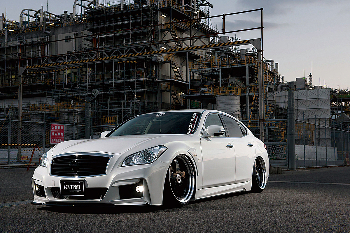 日産Y51型フーガの個性を存分に引き出すボディメイキング | AUTO MESSE