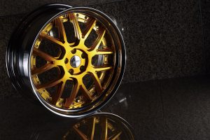 気品と豪華さを両立するゴールド仕様「マーベリック709M」 | AUTO