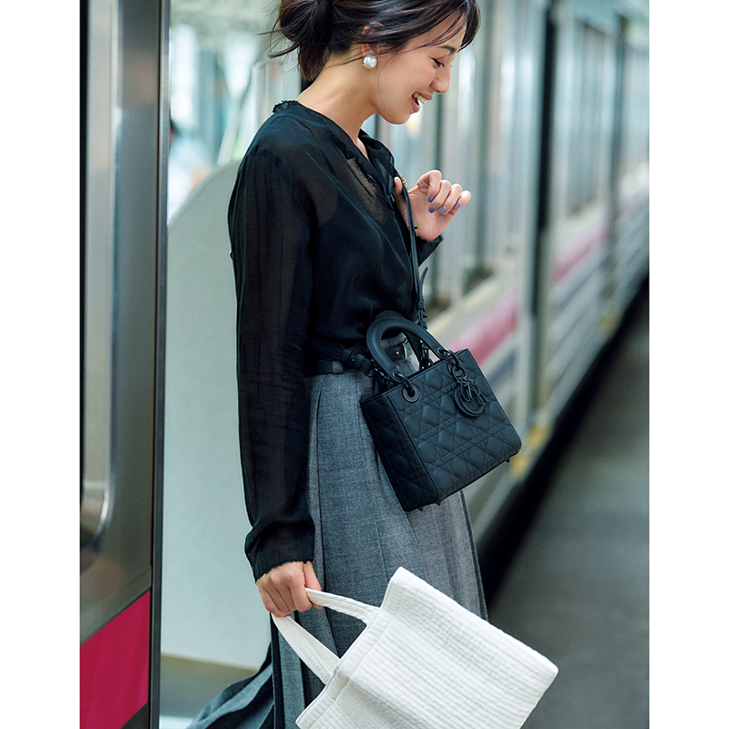 レディ ディオール」のバッグはミニサイズもおすすめ【ブランド名品