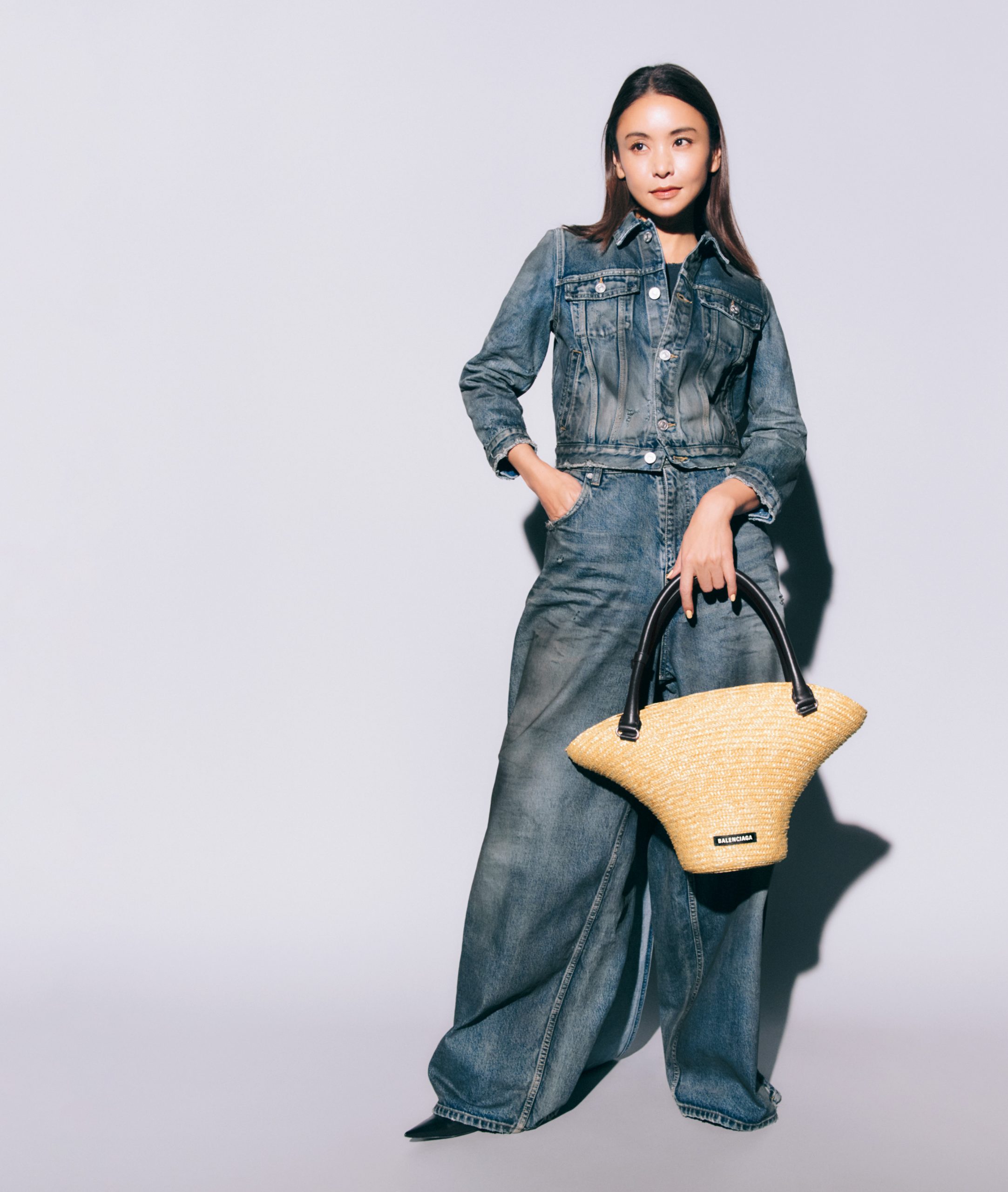 大人のためのプレイフルな“カゴバッグ”3選 | VERY NaVY