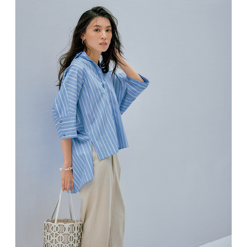 完売必至】一枚で着られる『ADOREの今どきブラウス』は夏まで大活躍