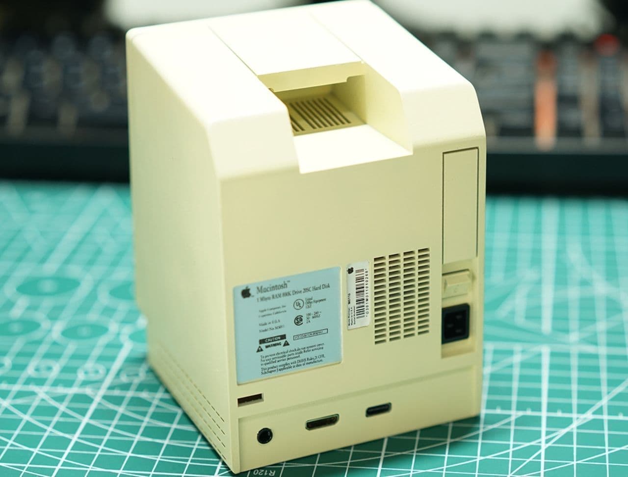 Macintosh型ディスプレイ販売中 － Windowsを使っていてもMacintosh