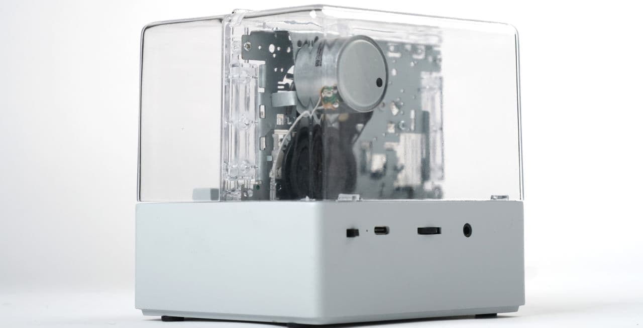 カセットテーププレーヤー「IT'S Real」 音楽を聴きながらテープや