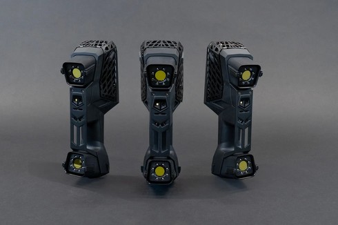 タッチスクリーン搭載のハンディー型高精度3Dレーザースキャナー登場