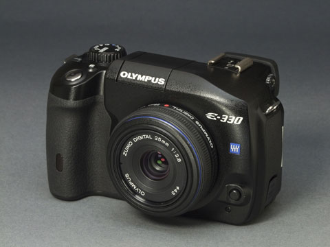 ポロプリズムの復活――オリンパス「E-330」：矢野渉の「クラシック