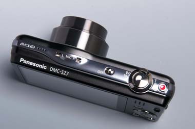 薄型ボディに10倍ズーム、「おまかせiA」も強化 LUMIX「DMC-SZ7」（1/2