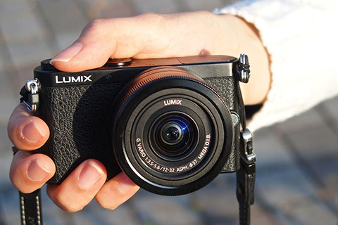 小さいだけじゃない――“溝”をさりげなく埋める不思議なカメラ “LUMIX GM