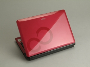 速攻フォトレビュー──FMV-BIBLO LOOX M/D10の“Netbook”純度を検証