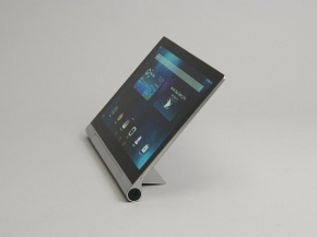 プロジェクター内蔵の大画面Androidタブをどう使う？ ――「YOGA Tablet