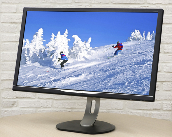 これが4Kの最適解!! Philipsの31.5型ディスプレイで始める4Kライフ：大