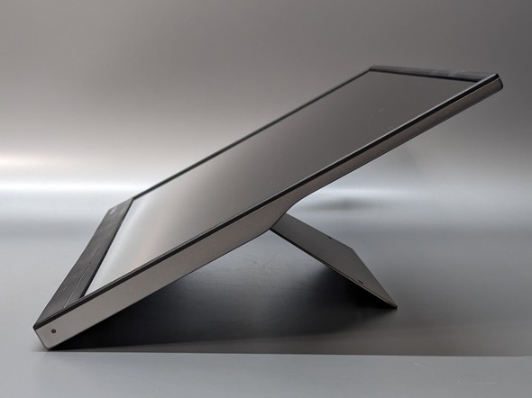 17.3型のビッグサイズなモバイルディスプレイ「LCD-YC171DX」を試して