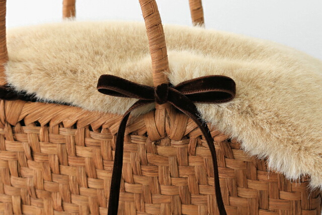 ファーふた付きやまぶどう籠 (二番皮/横長/中サイズ/柿渋染ふた・内布