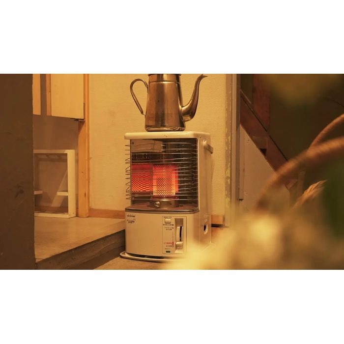 TOYOTOMI 石油ストーブ コンパクト ハイパワー 木造戸建 8畳 ホワイト