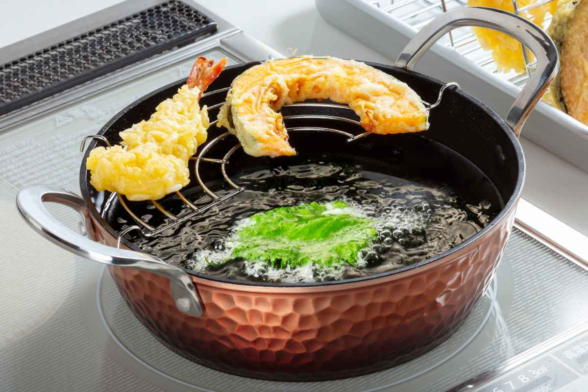 楽天市場】天ぷら鍋 22cm IH対応 槌目鍛造天ぷら鍋 （ ガス火対応 揚げ