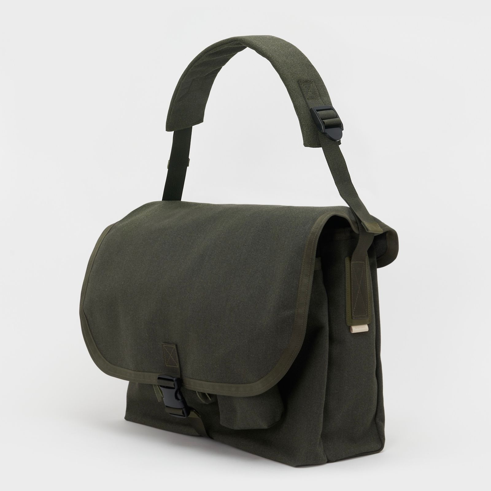 Hender Scheme - 【残りわずか】Messenger Bag Large(KHAKI OLIVE