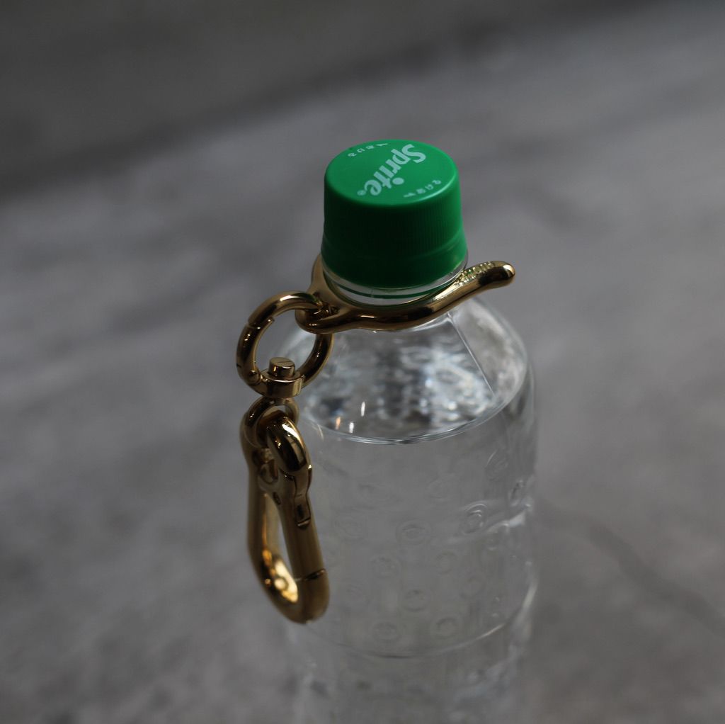 HIDAKA - 【残りわずか】Pet Bottle Holder(GOLD) | ACRMTSM ONLINE STORE