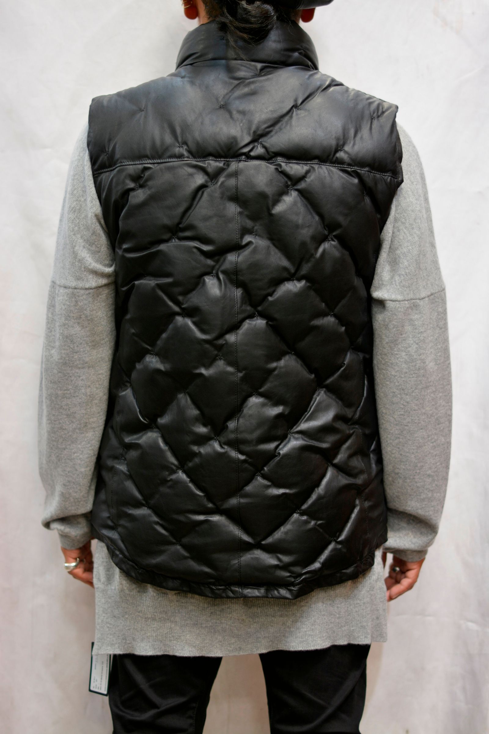 ISAMU KATAYAMA BACKLASH - カンガルーレザー ダウンベスト | chord