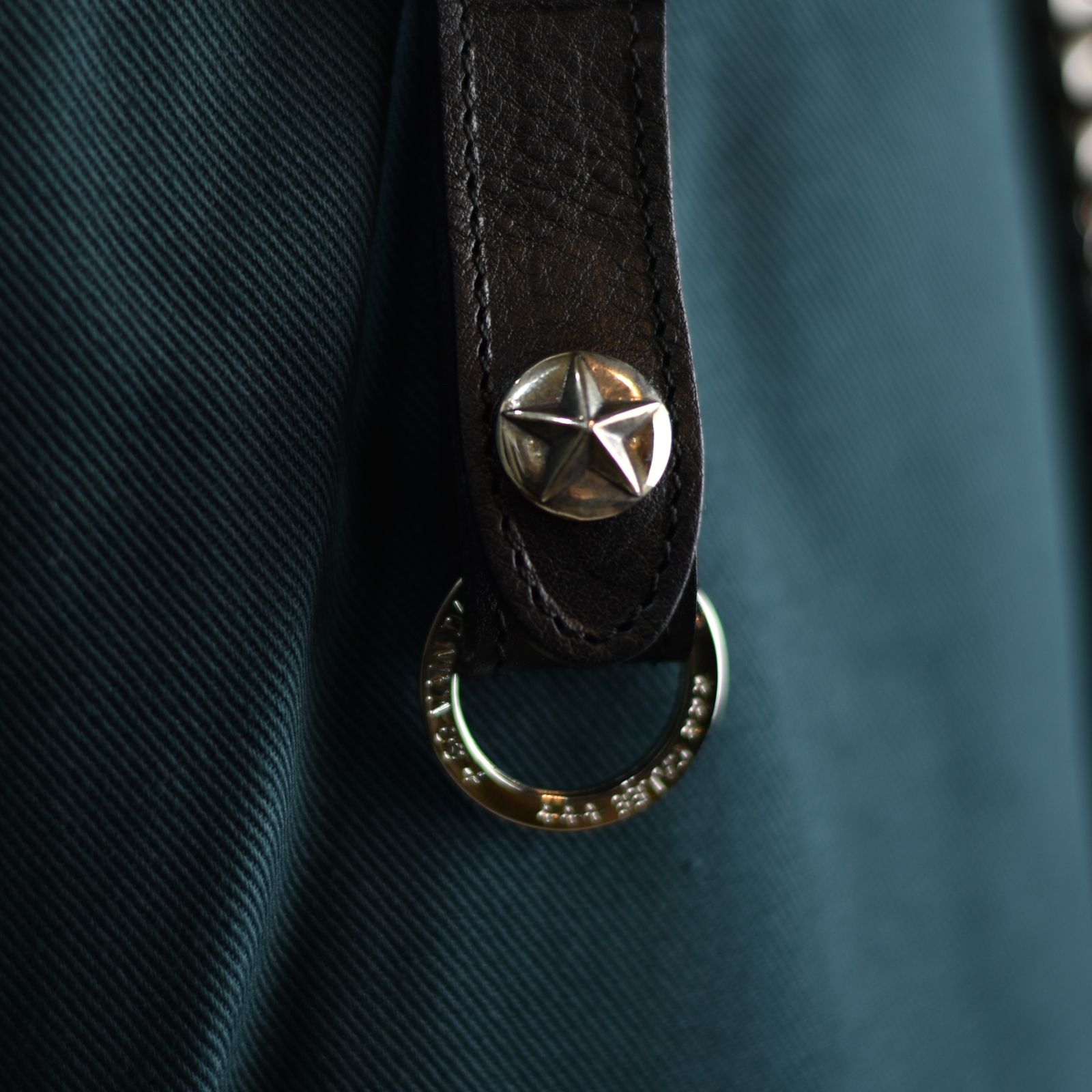 CALEE - SILVER STAR CONCHO LEATHER KEY RING (BLACK) / シルバー