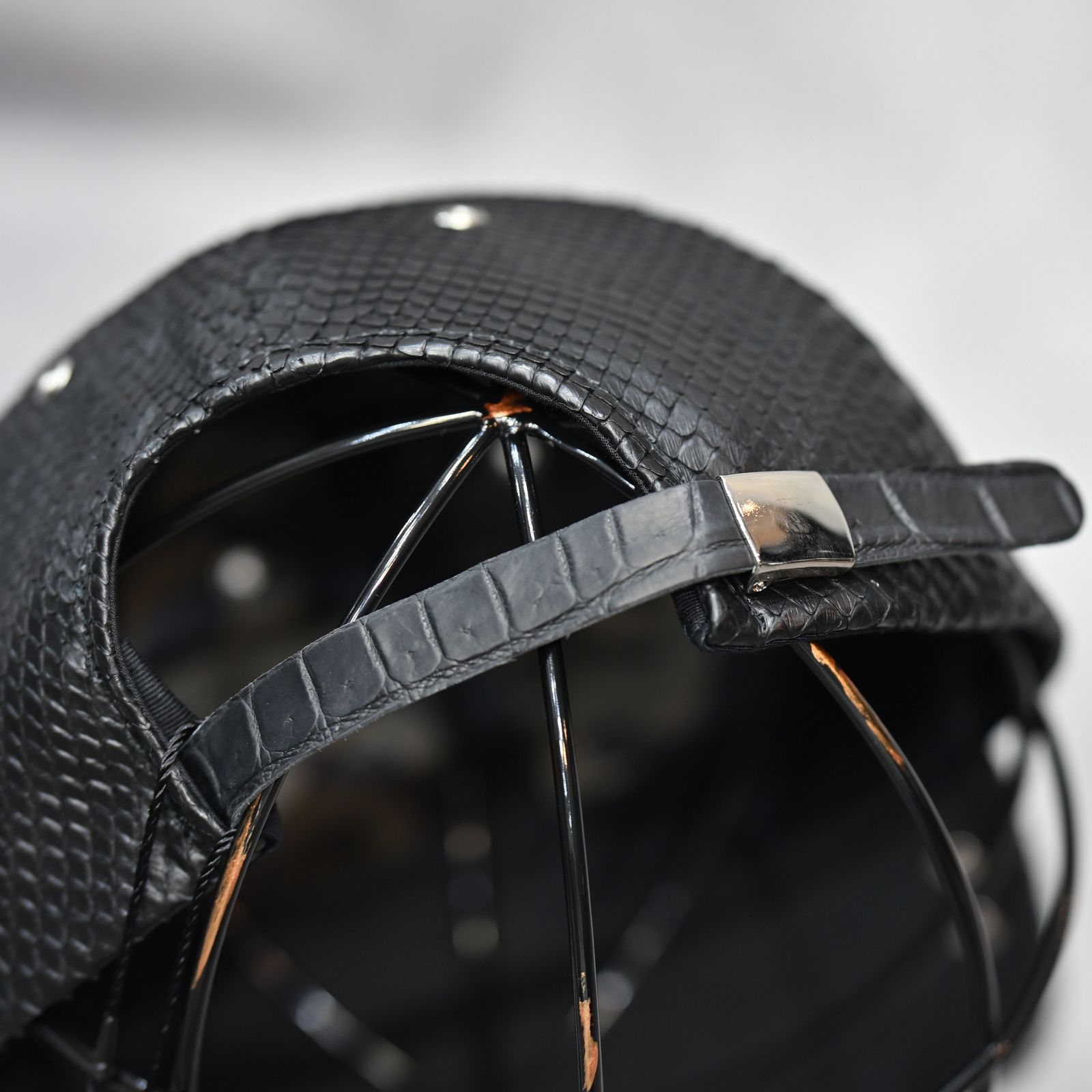 ISAMU KATAYAMA BACKLASH - THE LINE PYTHON CAP （BLACK） / パイソン