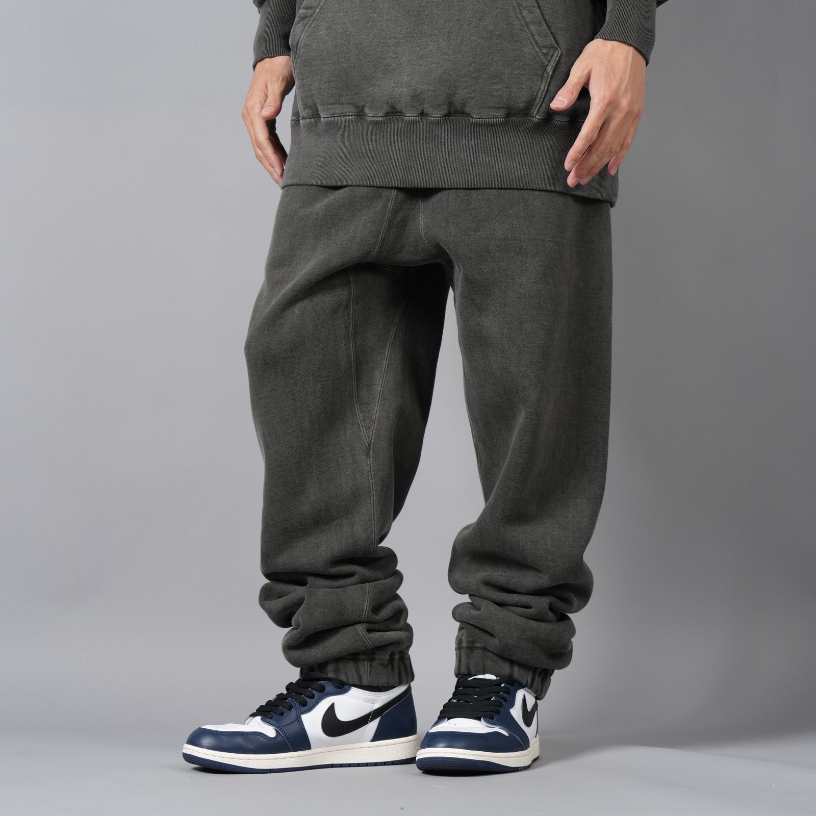 LASTMAN - 【ラスト1点】EMBROIDERED SWEAT PANTS 