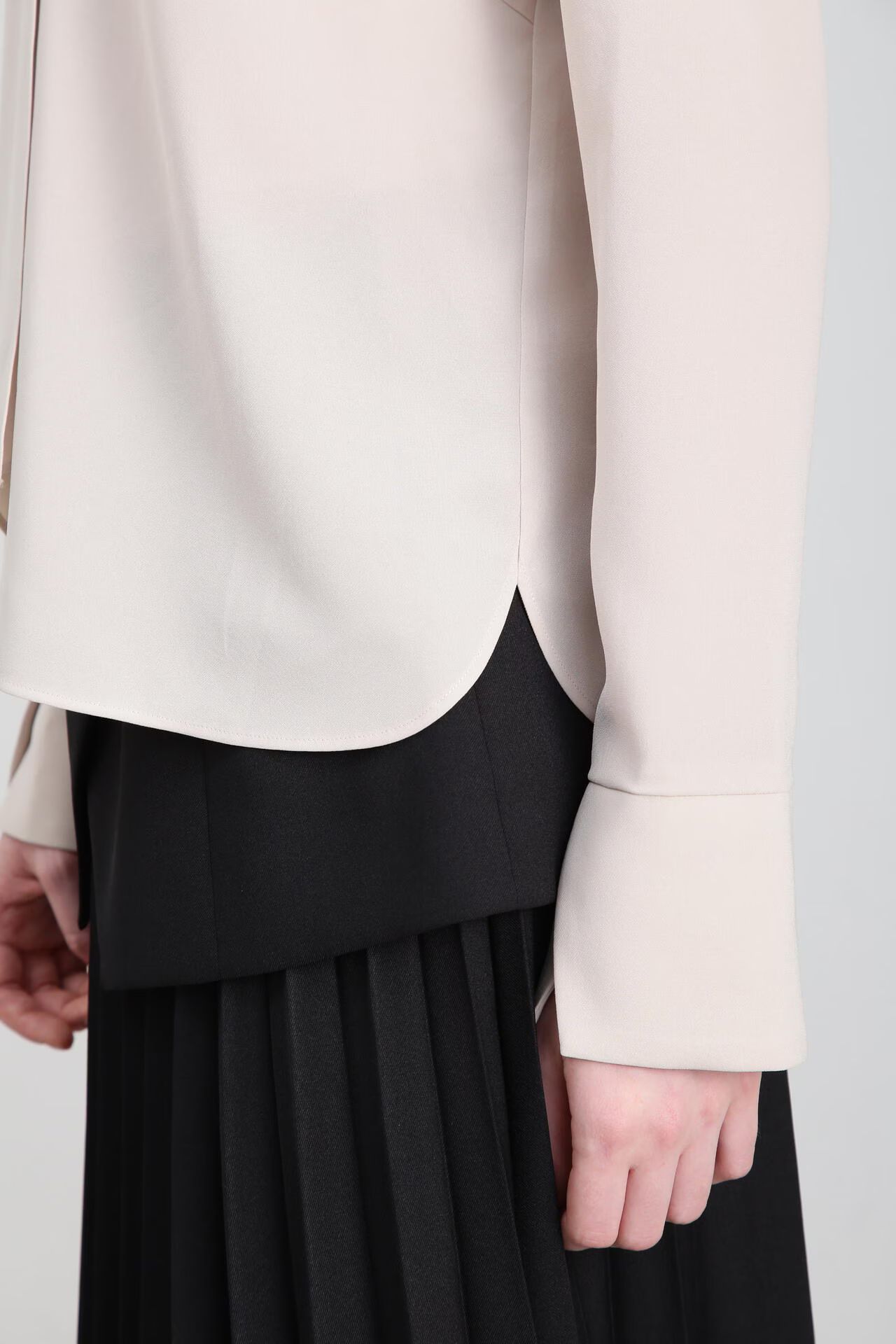 PINKY&DIANNE - ボタンダウンボウタイシャツ (ベージュ