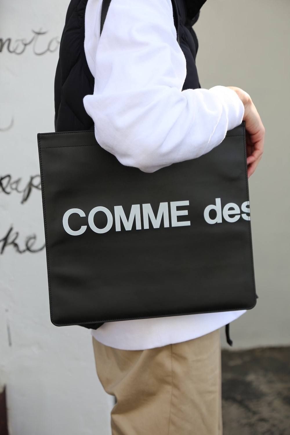 Wallet COMME des GARCONS Huge Logo 発売 | MARK