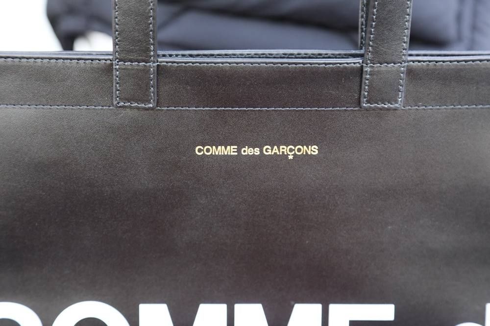 Wallet COMME des GARCONS Huge Logo 発売 | MARK