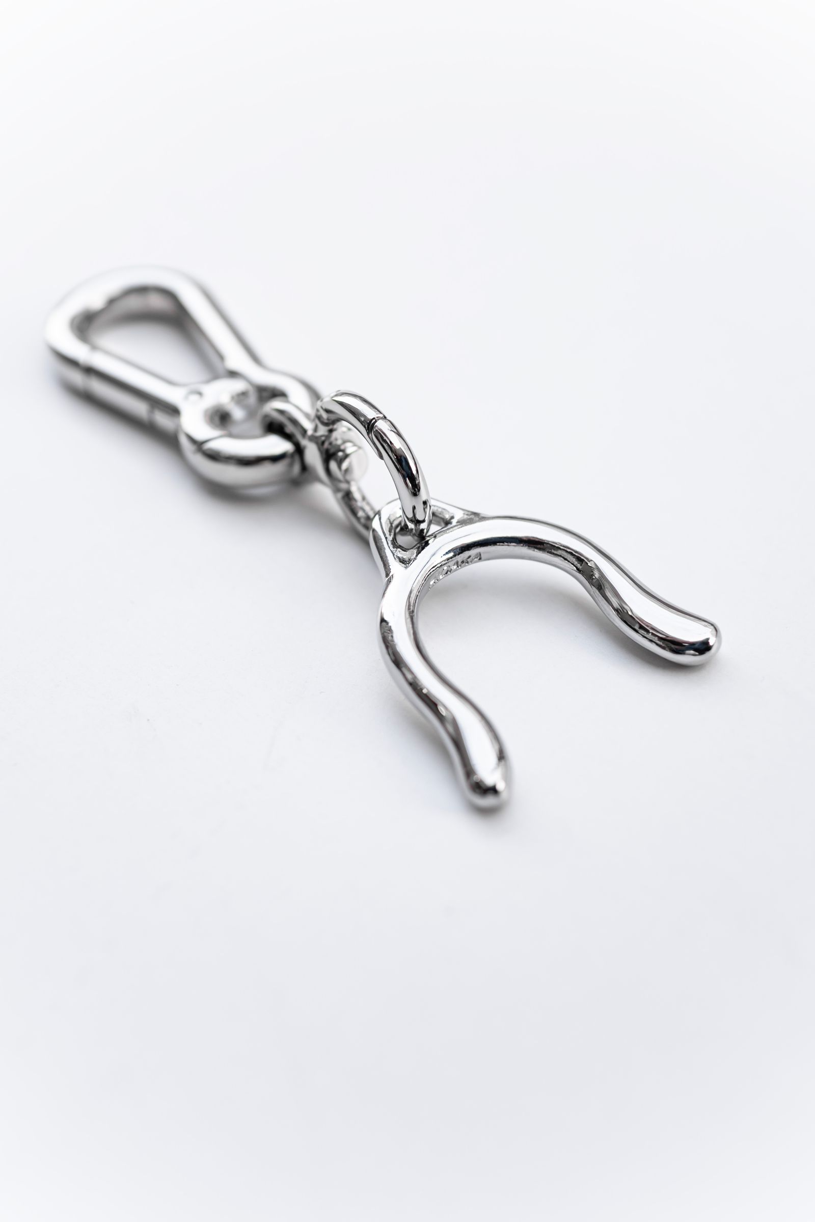 HIDAKA - PET BOTTLE HOLDER / SILVER | Retikle Online Store