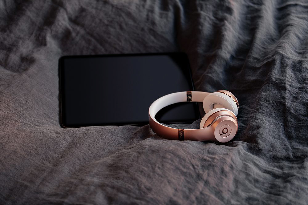 ブルートゥースヘッドホン Beats Solo3 Wireless ローズゴールド