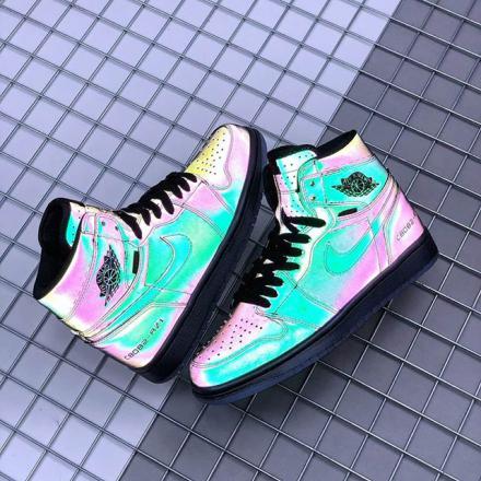 国内12月7日発売予定】ナイキ エアジョーダン1 レトロ ハイ ズーム R2T