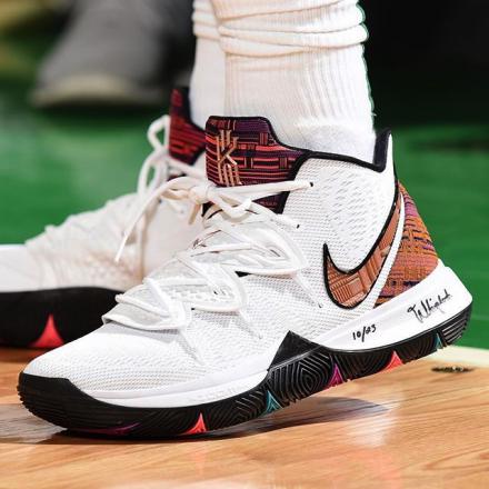 国内2月1日/2日/9日発売予定】 ナイキ カイリー 5 BHM EP ホワイト