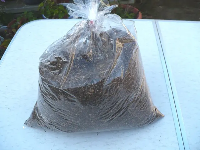 会員様限定特価】無添加最高級！虫吉プレミアム幼虫用マット4リットル