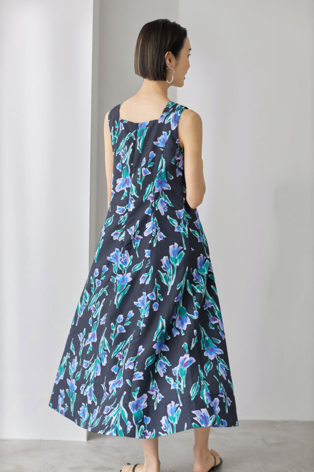 小林有里さん着用】サマーフラワーフレアワンピース