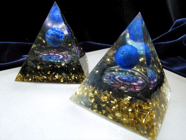 オルゴナイト ピラミッド(ラピスラズリ フィボナッチスパイラル) 高さ