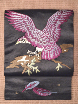 大正アンティーク 黒繻子に手刺繍の鷹柄 名古屋帯