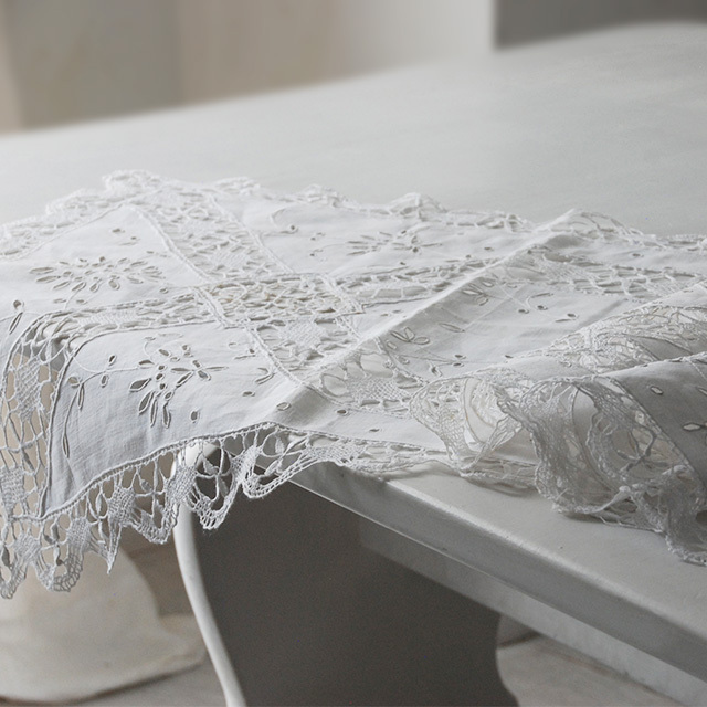 francjour ｜ ラ クジーヌ デ リラ La Cousine Des Lilas テーブル