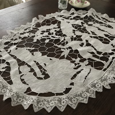 L2407 フランスアンティークレースクロス/テーブルマット カットワーク