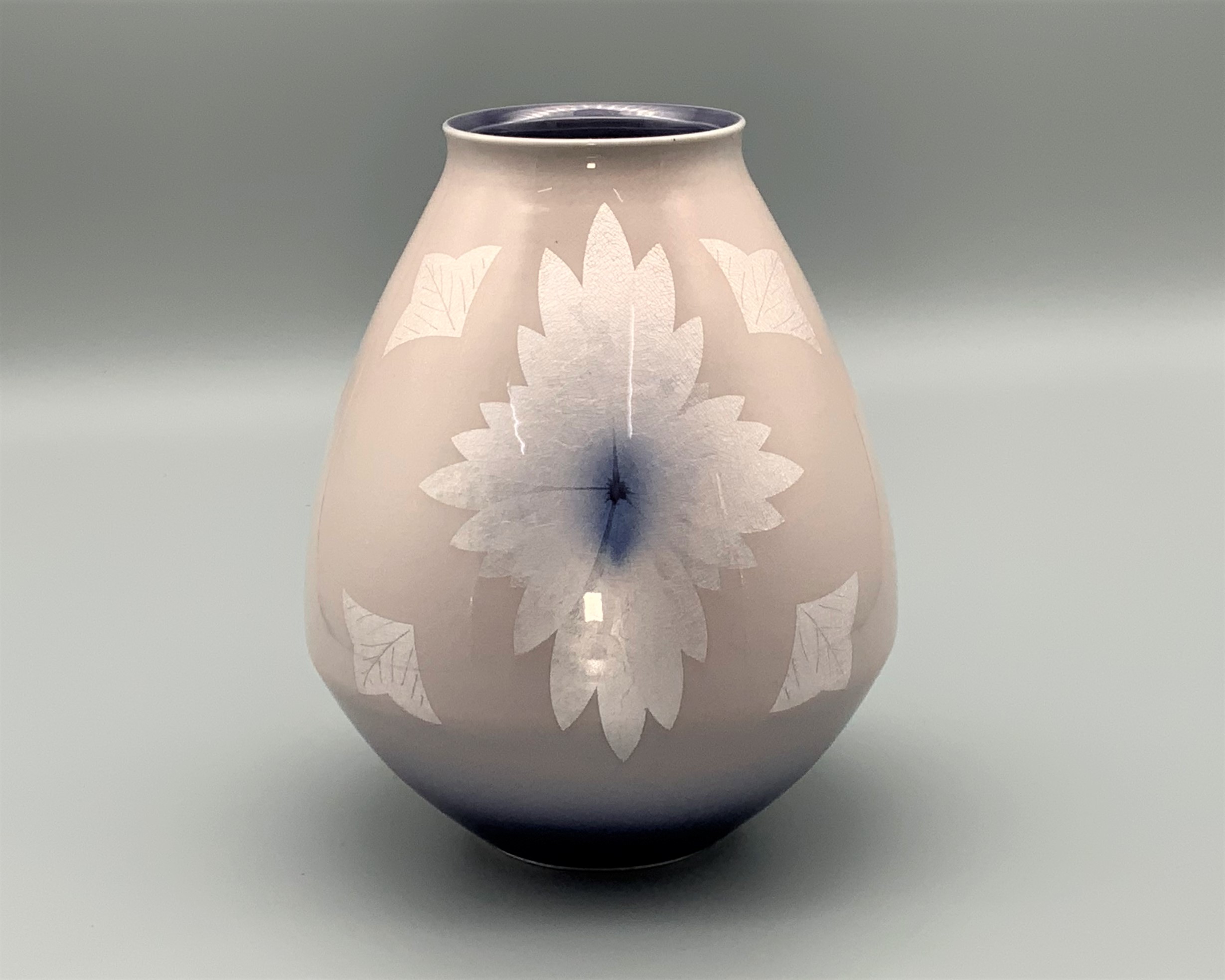 花瓶（7号） 淡桜釉裏銀彩 [ 中田一於 ]