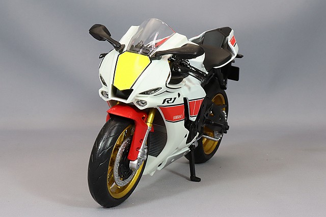 ミニチャンプス 1/12 ヤマハ VMAX 1993 シルバーメタリック