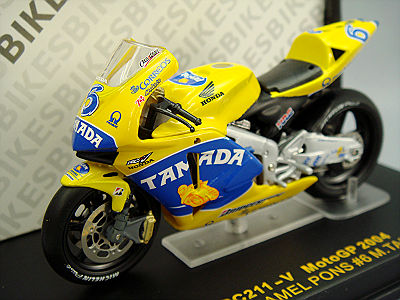 イクソ 1/24 ホンダ RC211-V キャメル ホンダ 2004 モトGP #6 玉田誠