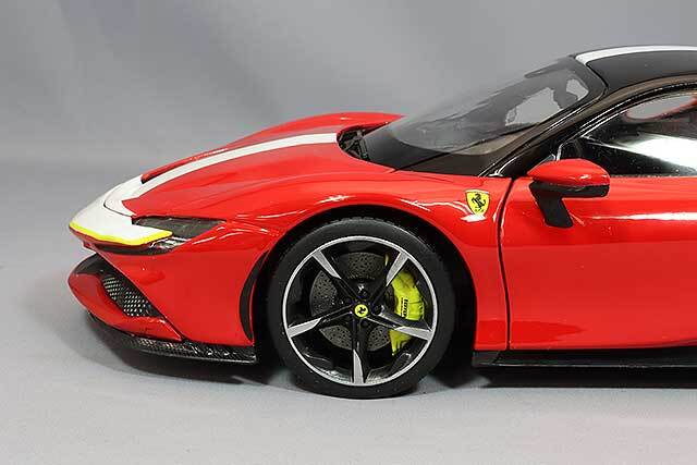 ブラゴ 1/18 SF90 ストラダーレ アセット フィオラノ レッド