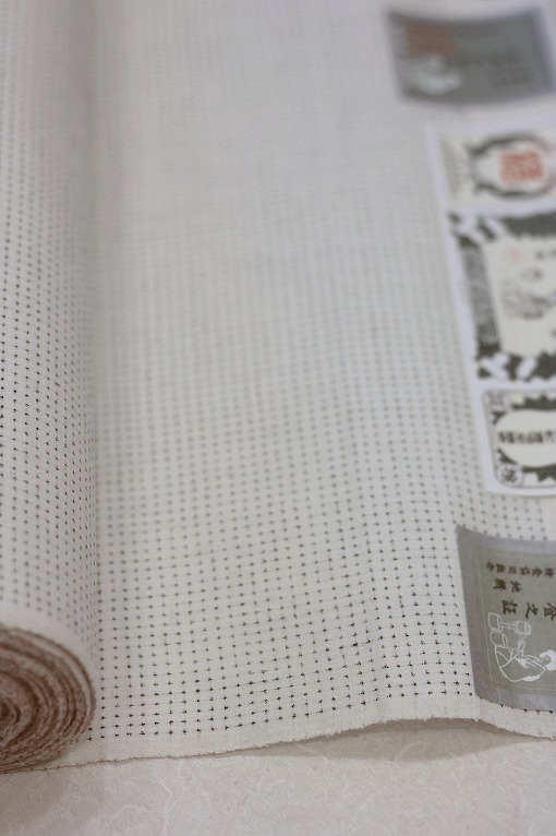 本場結城紬/地機（いざり機）・極小十字絣/蚊絣ソロ
