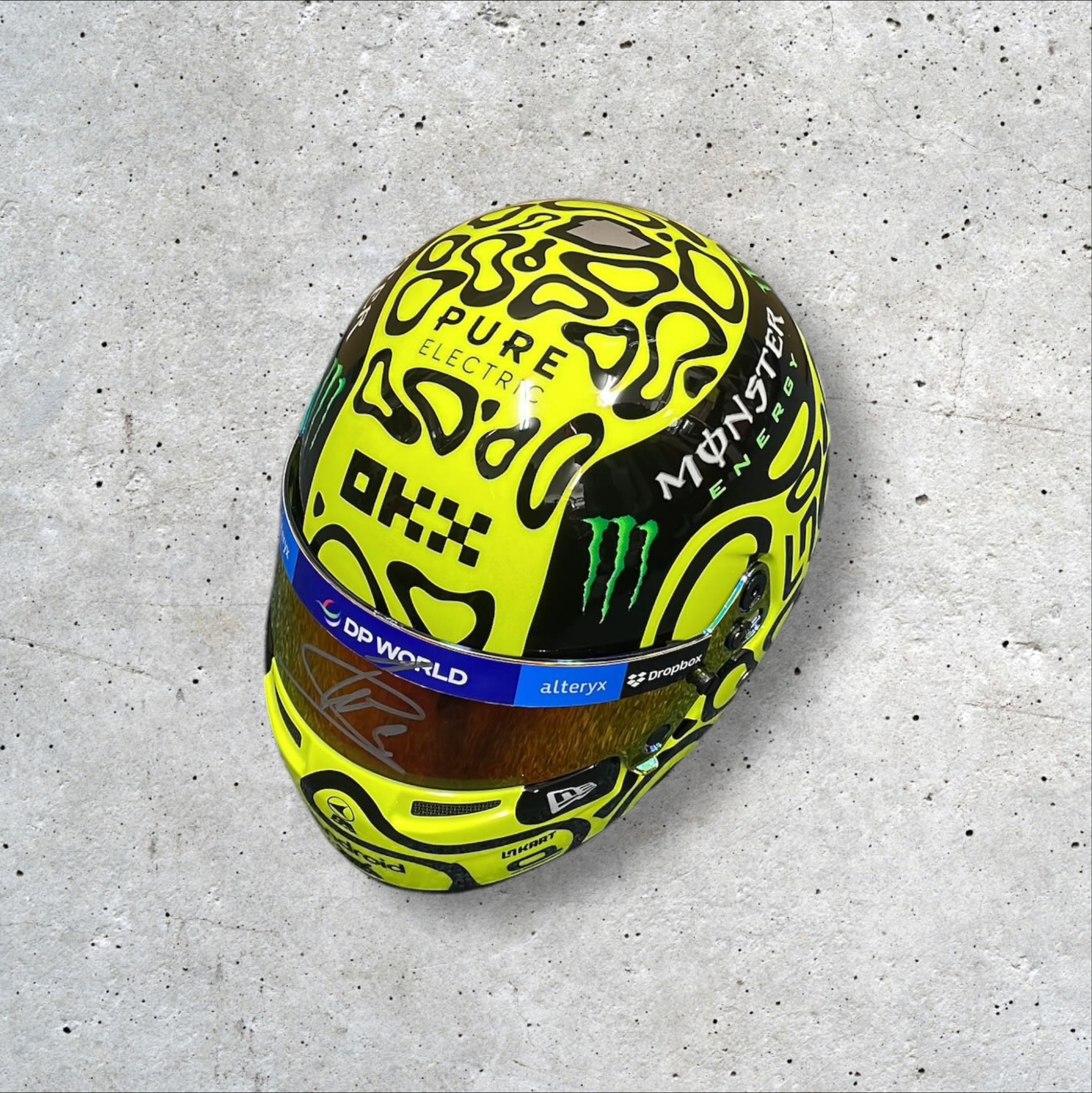 L.ノリス 直筆サイン入 2024年 1/2 ヘルメット TYPEA F1グッズ