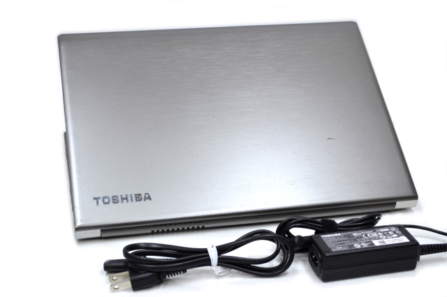 薄型・軽量 東芝 dynabook R63/P Core i5 5300U メモリ8GB SSD128G Wi